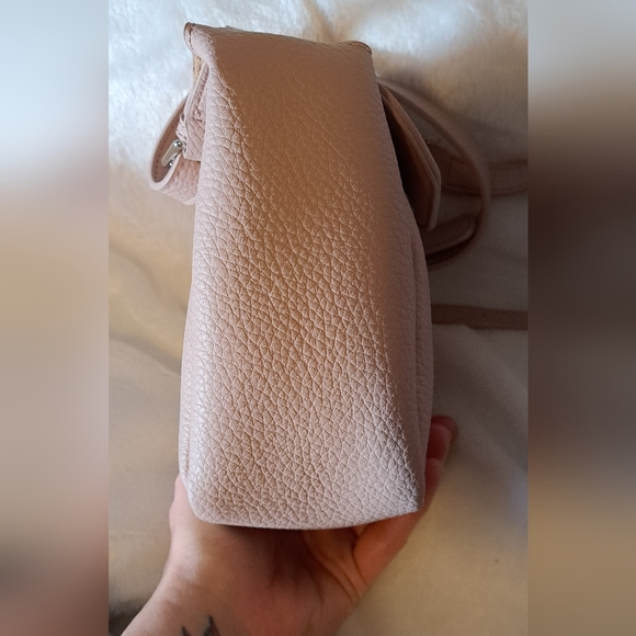 NWT PINK CONVERTIBLE CROSSBODY - Picture 4 of 13